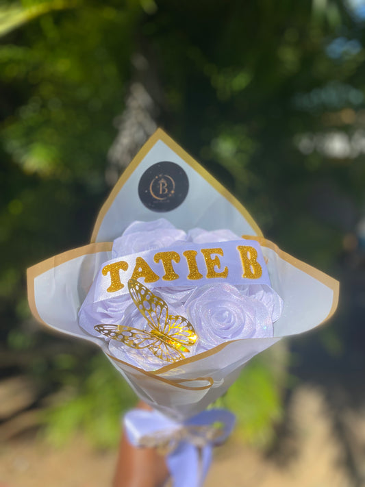 Bouquet de 7 roses en satin